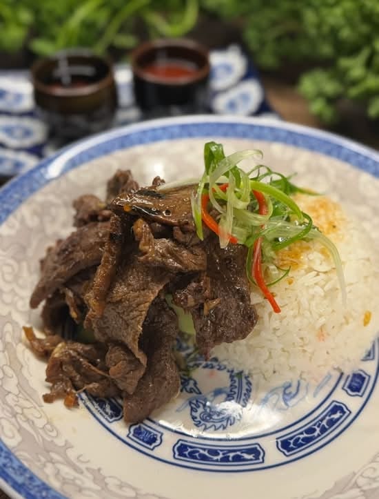 120. Com Thit Bo Nuong.
