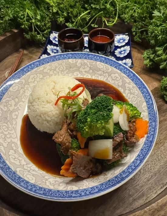 97. Com Bo Xao Bong Cai.